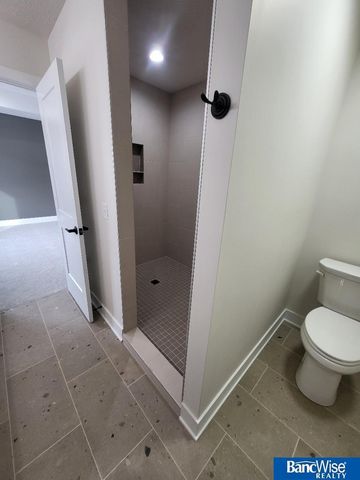 441 Half Moon Drive, Lincoln, NE 68527