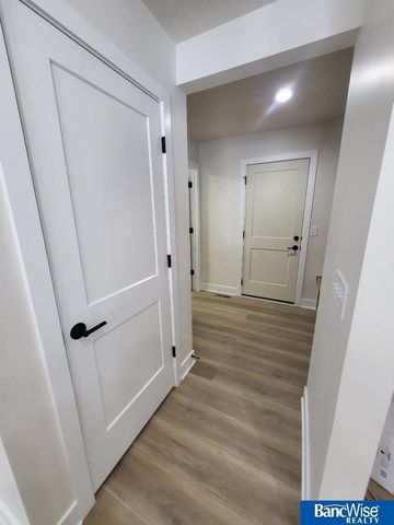 441 Half Moon Drive, Lincoln, NE 68527