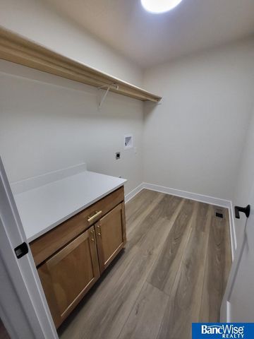 441 Half Moon Drive, Lincoln, NE 68527