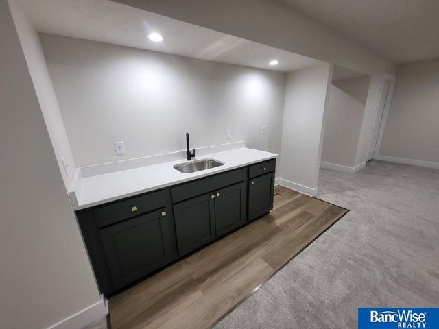 441 Half Moon Drive, Lincoln, NE 68527