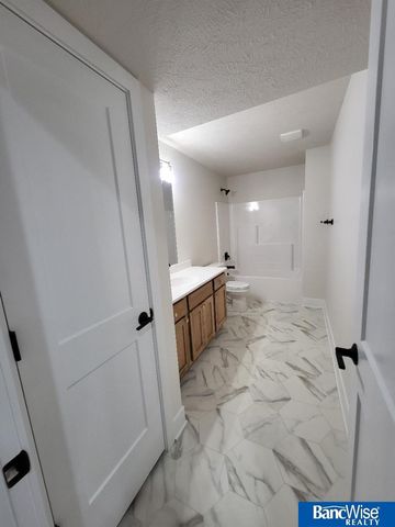 441 Half Moon Drive, Lincoln, NE 68527