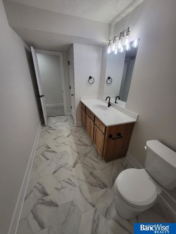 441 Half Moon Drive, Lincoln, NE 68527