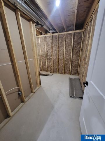 441 Half Moon Drive, Lincoln, NE 68527