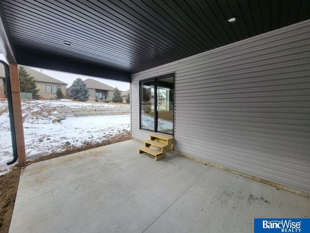 441 Half Moon Drive, Lincoln, NE 68527