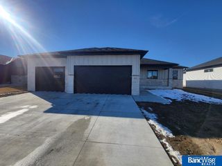 441 Half Moon Drive, Lincoln, NE 68527