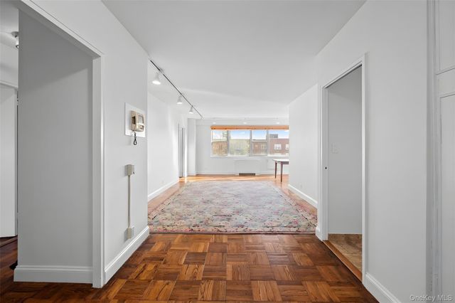 230 Garth Road 7D1, Scarsdale, NY 10583