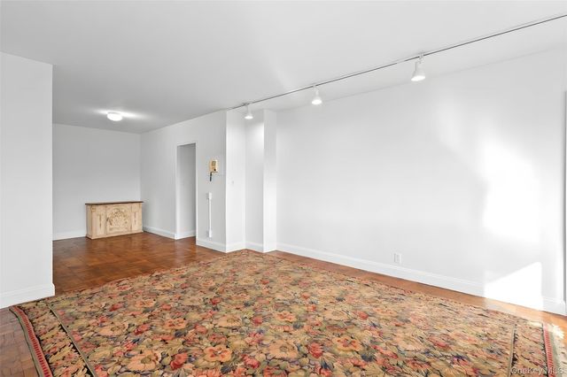 230 Garth Road 7D1, Scarsdale, NY 10583