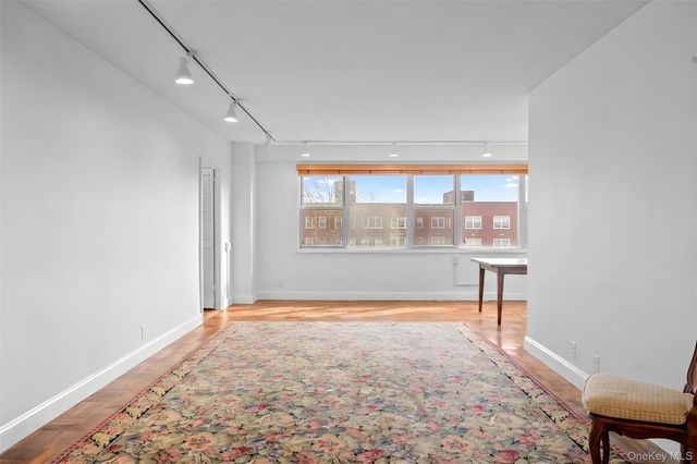 230 Garth Road 7D1, Scarsdale, NY 10583