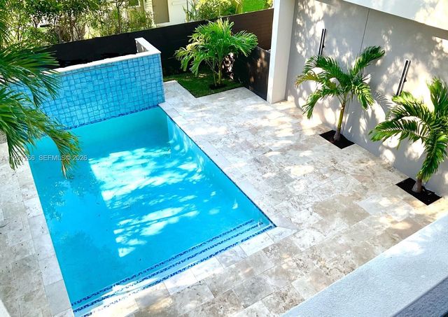 1700 NE 18th St, Fort Lauderdale, FL 33305