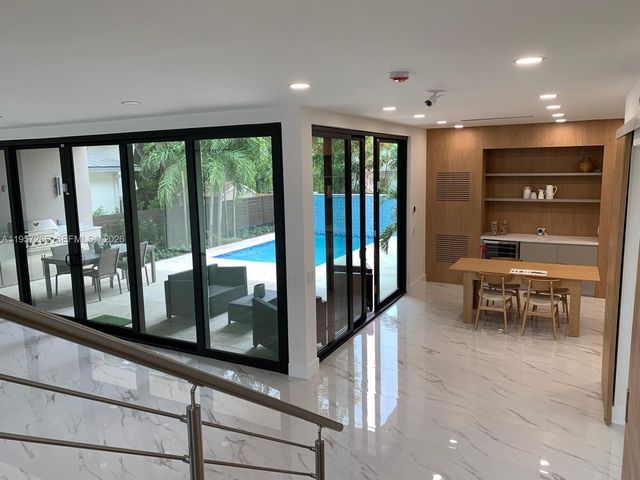 1700 NE 18th St, Fort Lauderdale, FL 33305