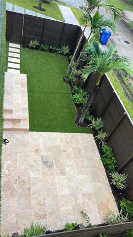 1700 NE 18th St, Fort Lauderdale, FL 33305