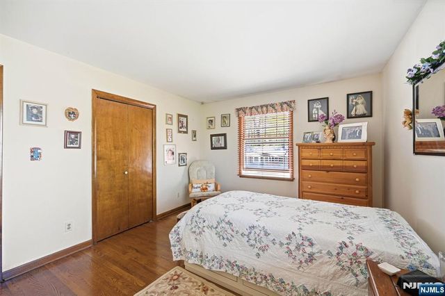 27 Pennsylvania Avenue, Montvale, NJ 07645