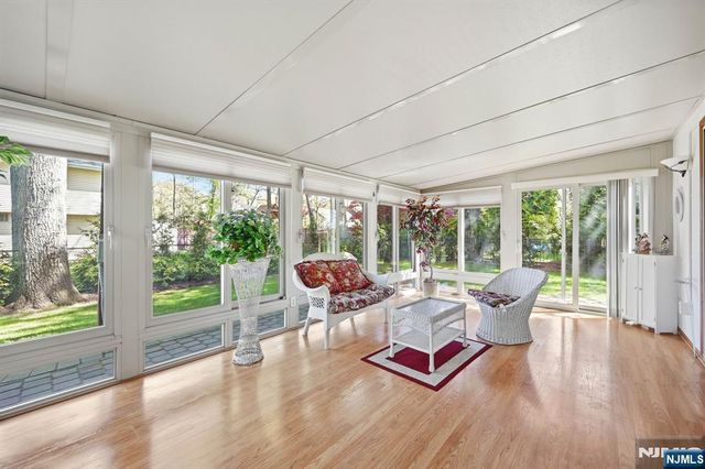 27 Pennsylvania Avenue, Montvale, NJ 07645