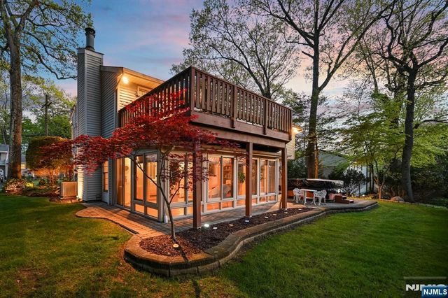 27 Pennsylvania Avenue, Montvale, NJ 07645