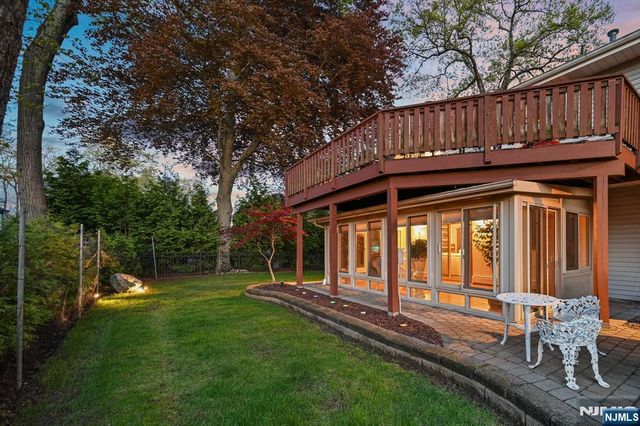 27 Pennsylvania Avenue, Montvale, NJ 07645