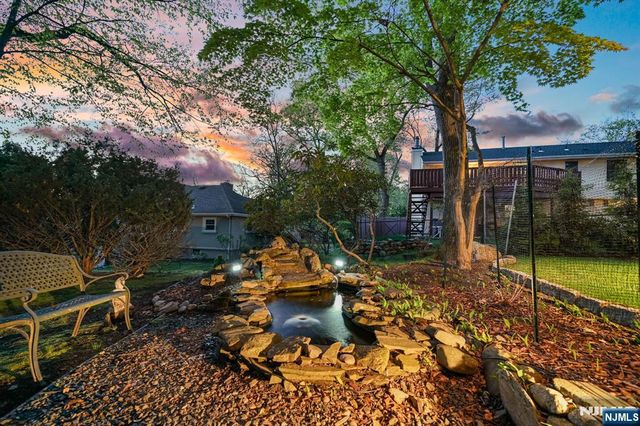 27 Pennsylvania Avenue, Montvale, NJ 07645