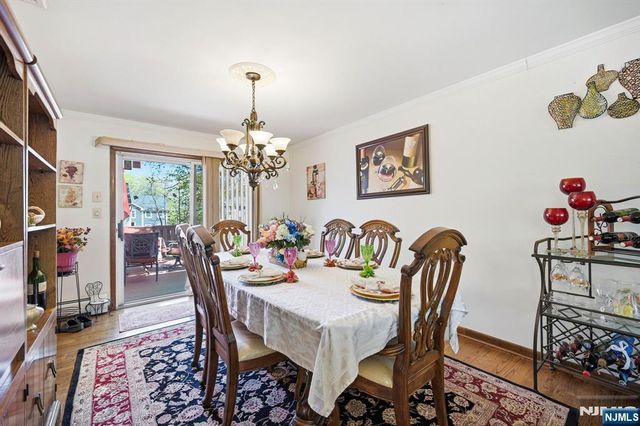 27 Pennsylvania Avenue, Montvale, NJ 07645