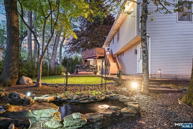 27 Pennsylvania Avenue, Montvale, NJ 07645