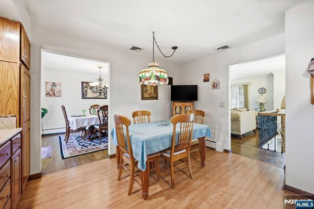 27 Pennsylvania Avenue, Montvale, NJ 07645