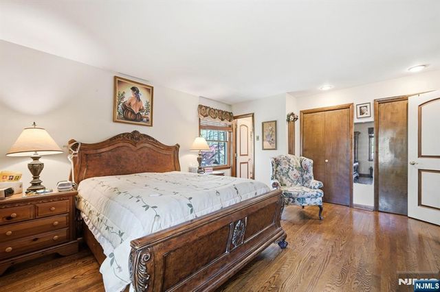 27 Pennsylvania Avenue, Montvale, NJ 07645