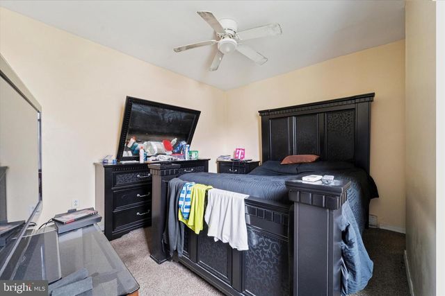 4 CREEK AVE, Darby, PA 19023