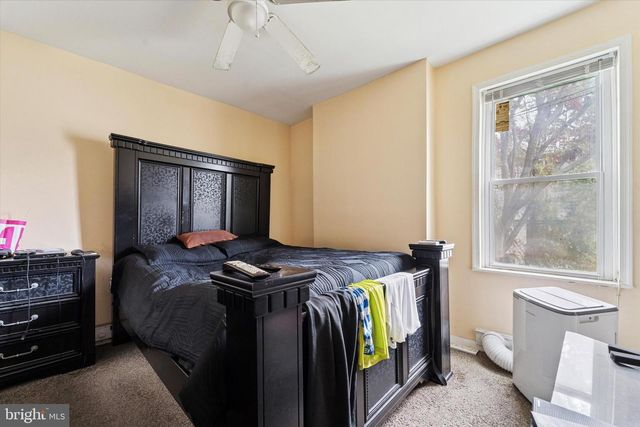 4 CREEK AVE, Darby, PA 19023