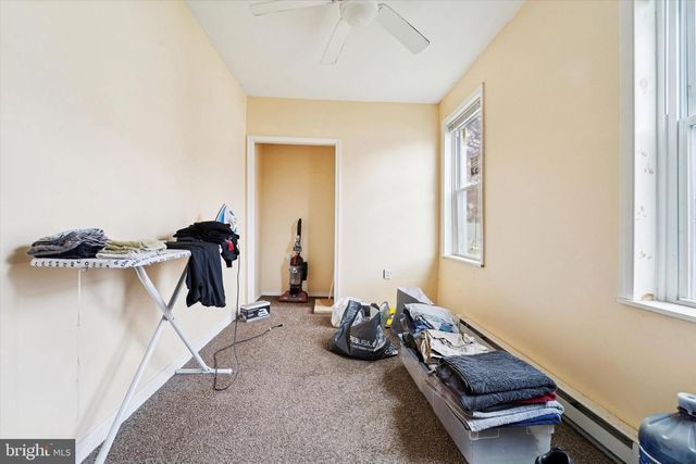 4 CREEK AVE, Darby, PA 19023