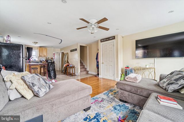 4 CREEK AVE, Darby, PA 19023