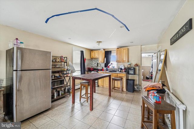 4 CREEK AVE, Darby, PA 19023