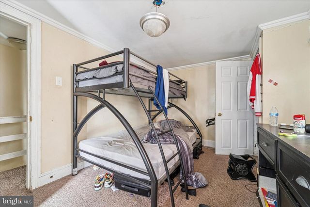 4 CREEK AVE, Darby, PA 19023