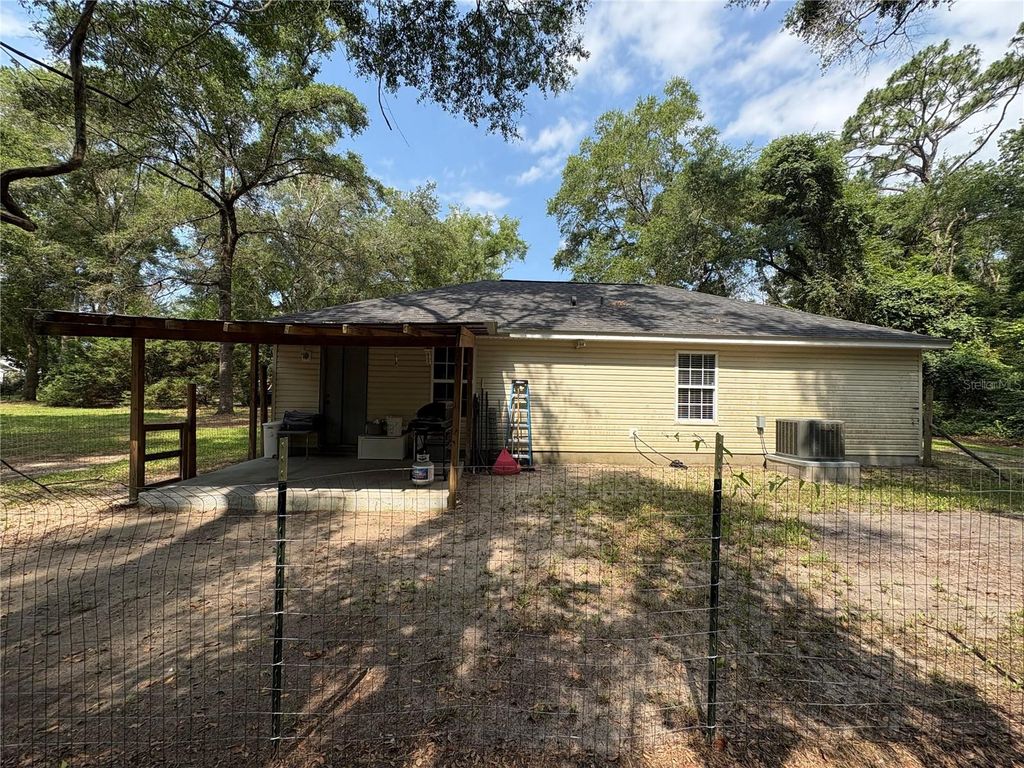 Image 14 of property listing at 29 CHIPPEWA ROAD, Crawfordville, FL 32327