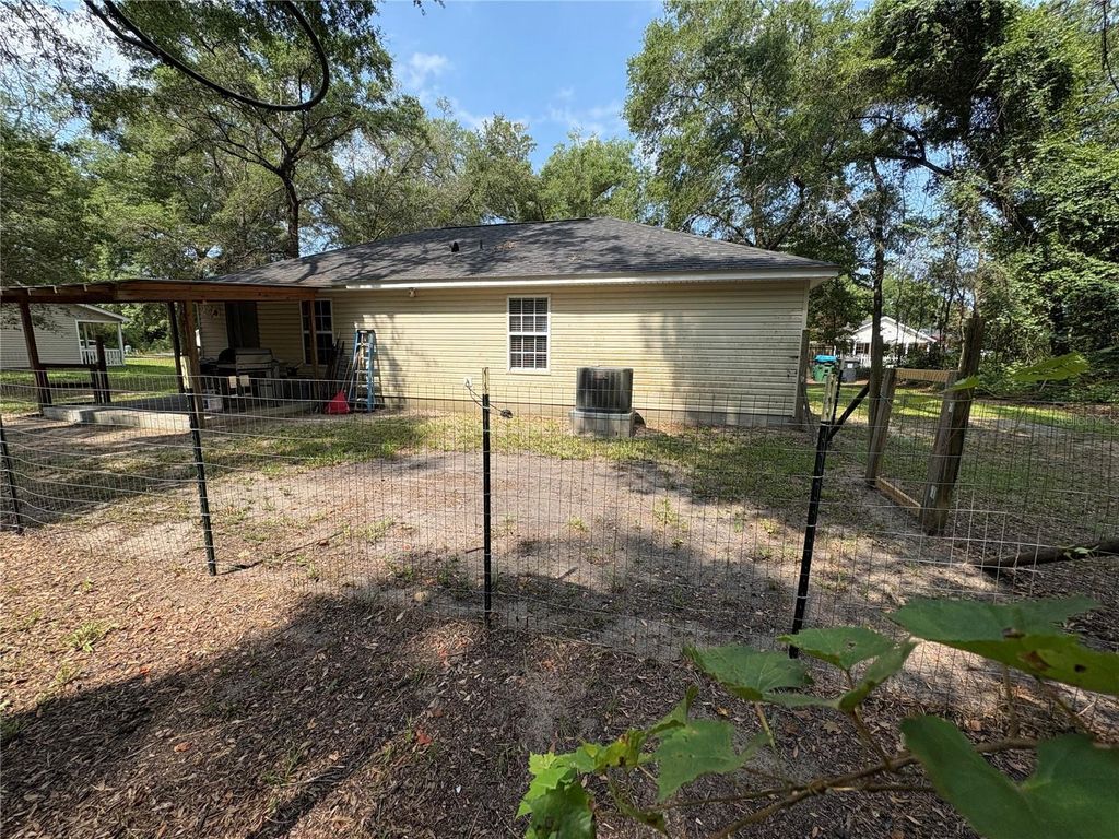 Image 15 of property listing at 29 CHIPPEWA ROAD, Crawfordville, FL 32327