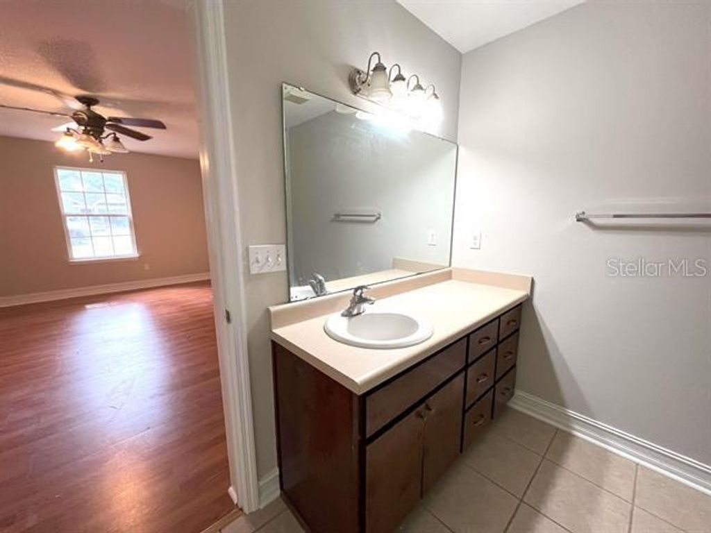 Image 10 of property listing at 29 CHIPPEWA ROAD, Crawfordville, FL 32327