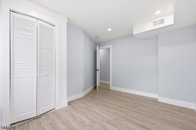 24 Kingsley St, West Orange Twp., NJ 07052