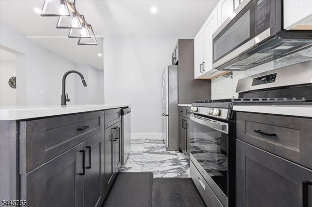 24 Kingsley St, West Orange Twp., NJ 07052