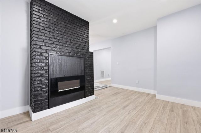24 Kingsley St, West Orange Twp., NJ 07052