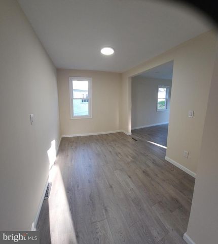 20 OAK AVE, Langhorne, PA 19047