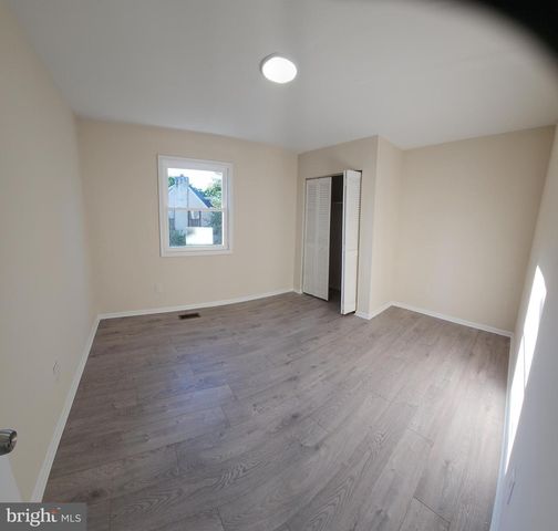 20 OAK AVE, Langhorne, PA 19047