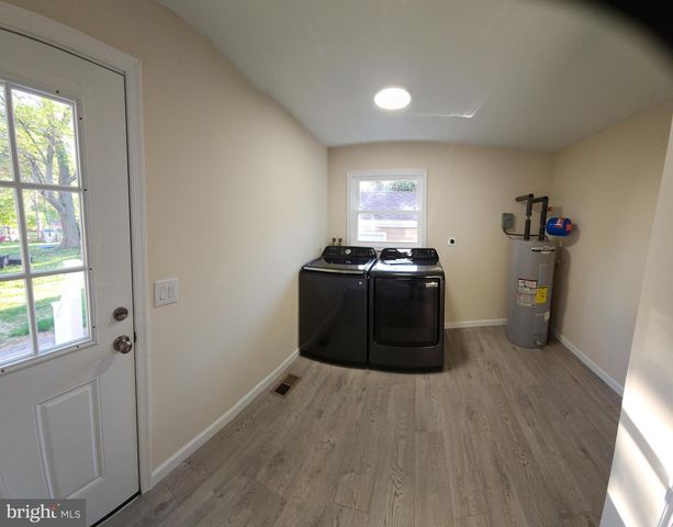 20 OAK AVE, Langhorne, PA 19047