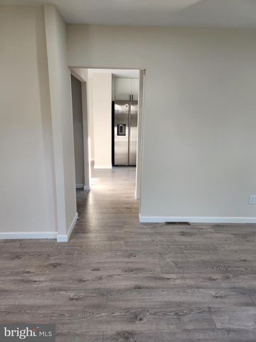 20 OAK AVE, Langhorne, PA 19047