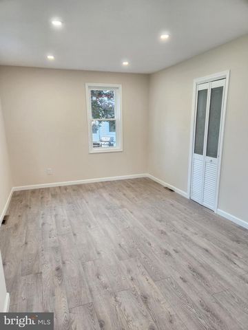 20 OAK AVE, Langhorne, PA 19047