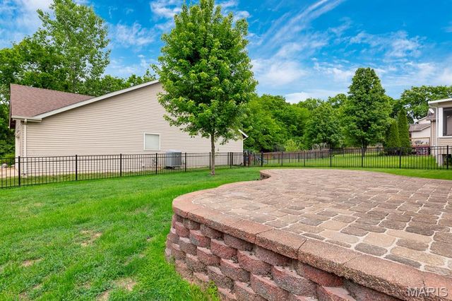 801 Sunflower Manor, O'fallon, MO 63368