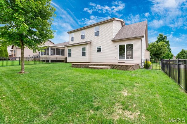 801 Sunflower Manor, O'fallon, MO 63368