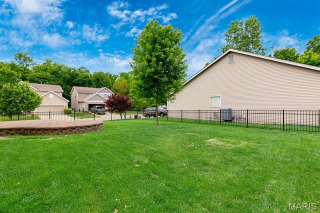 801 Sunflower Manor, O'fallon, MO 63368