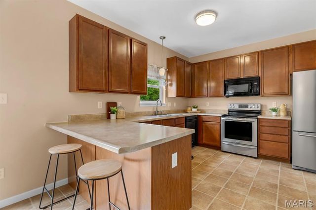 801 Sunflower Manor, O'fallon, MO 63368