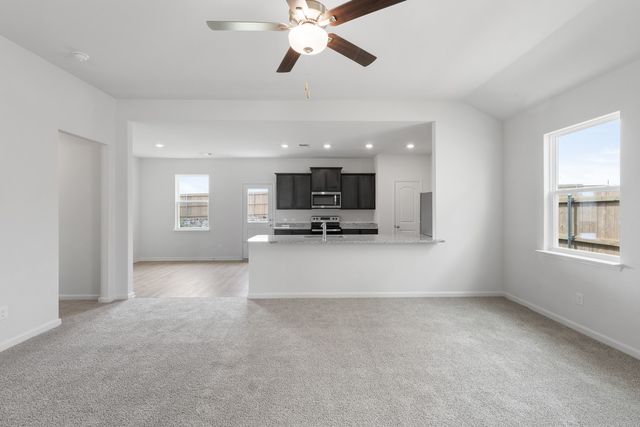 945 Cawthorne Trail, Fort Worth, TX 76108