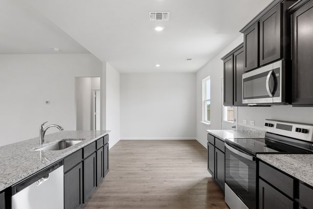 945 Cawthorne Trail, Fort Worth, TX 76108