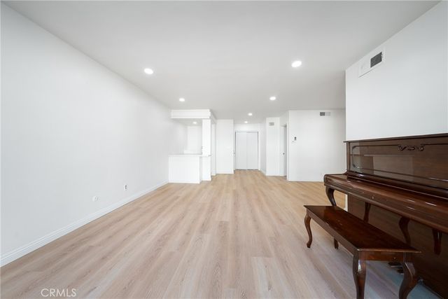 1301 S Atlantic Boulevard 301A, Monterey Park, CA 91754