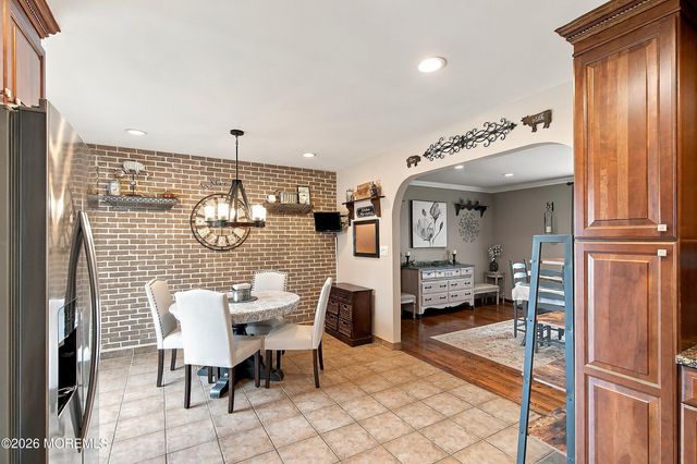 11 Stratford Drive, Manalapan, NJ 07726