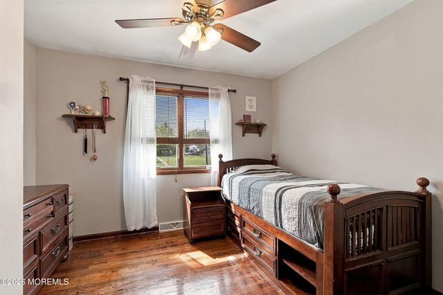 11 Stratford Drive, Manalapan, NJ 07726